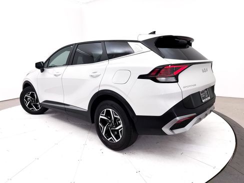 Certified 2024 Kia Sportage LX FWD image 2