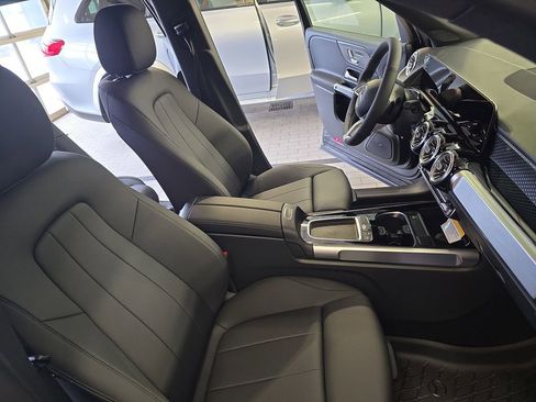 New 2026 Mercedes-Benz GLB 250 GLB 250 image 10