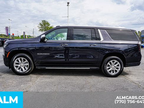 Used 2025 Chevrolet Suburban Premier AWD/4WD image 9