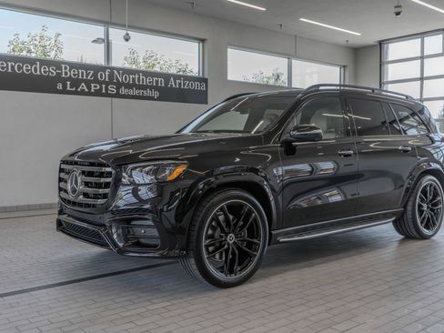 New 2026 Mercedes-Benz GLS 580 4MATIC image 3