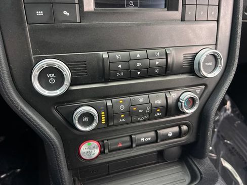 Used 2019 Ford Mustang Coupe RWD image 19