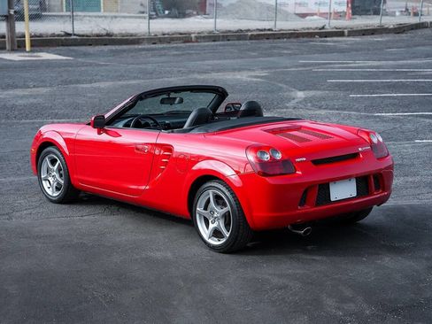 Used 2003 Toyota MR2 image 25