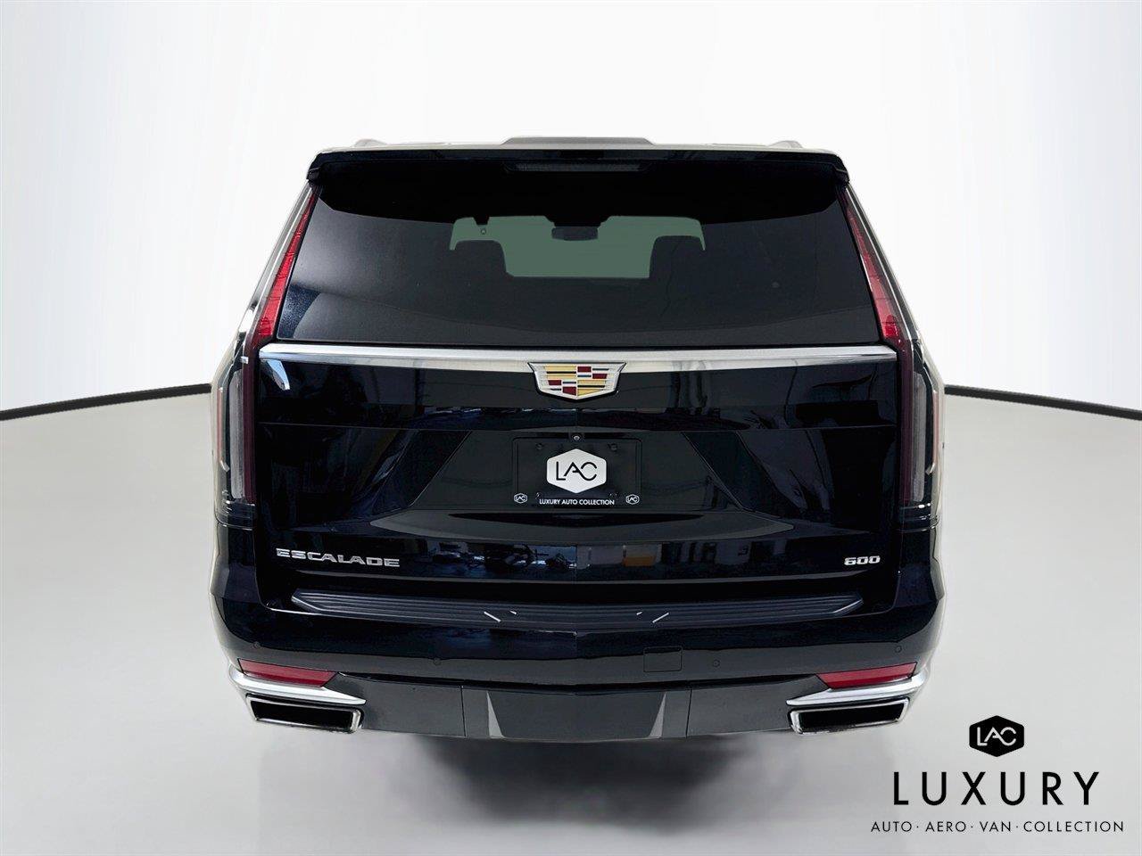 Used 2022 Cadillac Escalade Luxury AWD/4WD image 6