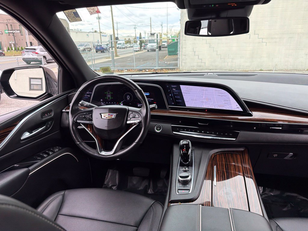 Used 2023 Cadillac Escalade Luxury AWD/4WD image 26