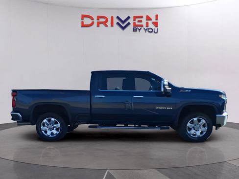 Used 2023 Chevrolet Silverado 2500 LTZ image 8