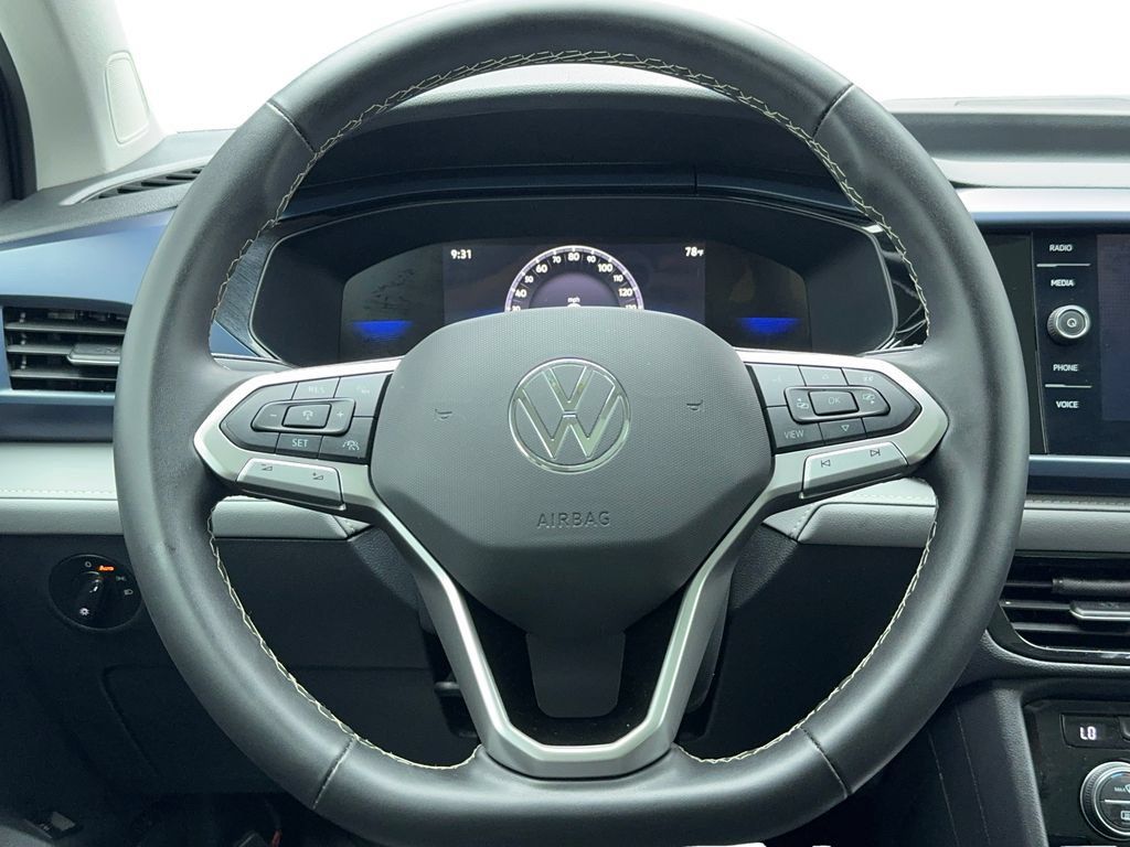 Used 2024 Volkswagen Taos SE FWD image 18
