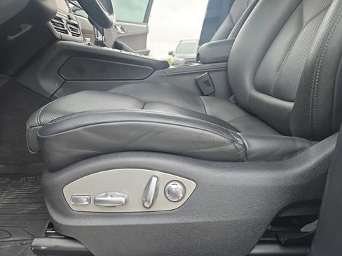 Used 2021 Porsche Macan S image 29