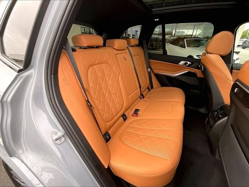 Used 2025 BMW X5 sDrive40i w/ M Sport Package image 21