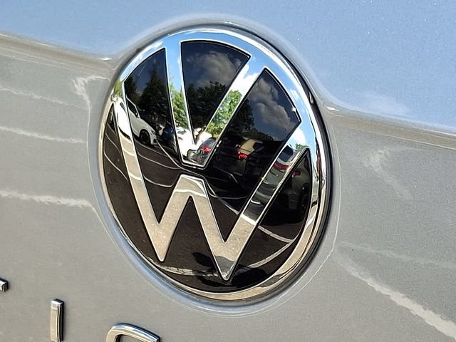 Used 2024 Volkswagen Tiguan SE AWD/4WD image 30