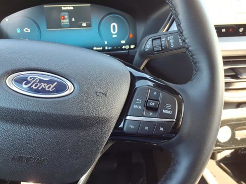 Used 2023 Ford Escape Platinum image 17