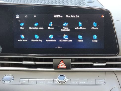 Used 2025 Hyundai Elantra SEL FWD image 18