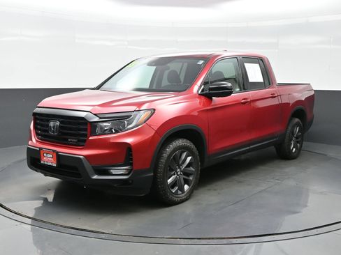 Used 2023 Honda Ridgeline Sport image 2