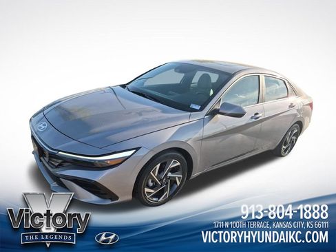 Used 2024 Hyundai Elantra Limited FWD image 1