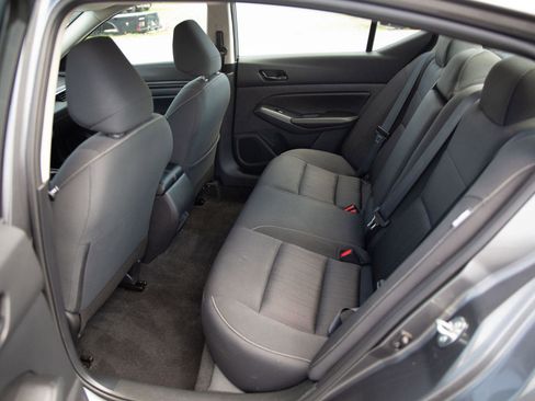 Used 2025 Nissan Altima 2.5 SV image 19