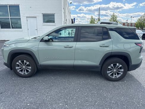 Used 2025 Chevrolet Equinox LT w/ Safety and Technology Package FWD image 2