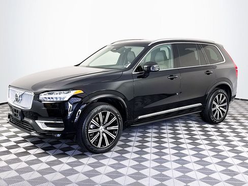 Used 2025 Volvo XC90 B6 Plus image 4