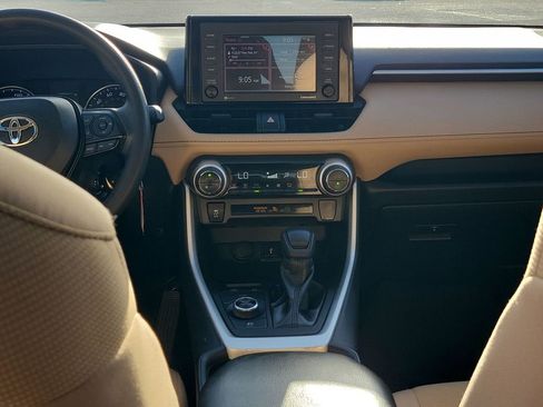 Used 2022 Toyota RAV4 LE image 28