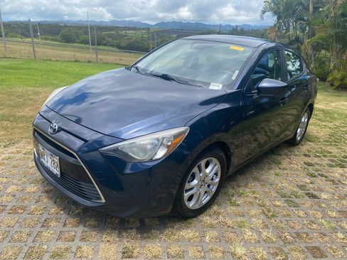 Used 2018 Toyota Yaris iA FWD image 3