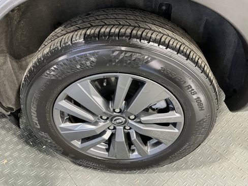 Used 2024 Nissan Pathfinder SV image 39