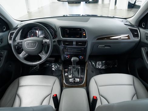 Used 2017 Audi Q5 2.0T Premium Plus w/ Technology Package image 9