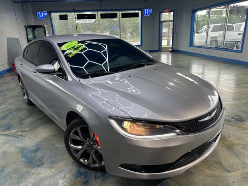 Used 2015 Chrysler 200 S image 5