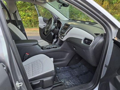 Used 2024 Chevrolet Equinox LS FWD image 14