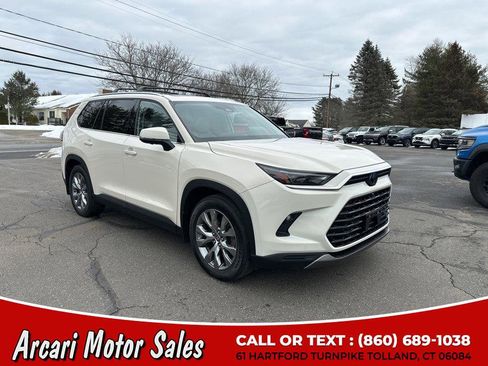 Used 2024 Toyota Grand Highlander AWD image 7