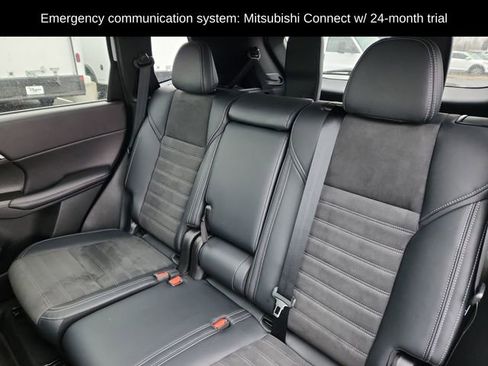 Used 2023 Mitsubishi Outlander SE image 27
