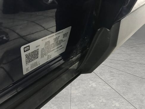 Used 2023 Chevrolet Traverse LT w/ LPO, Floor Liner Package image 31