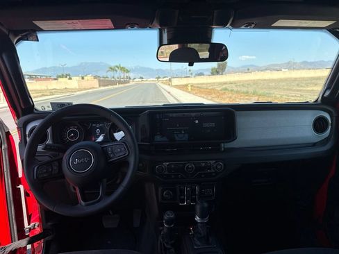 Used 2025 Jeep Wrangler Unlimited Sport AWD/4WD image 20