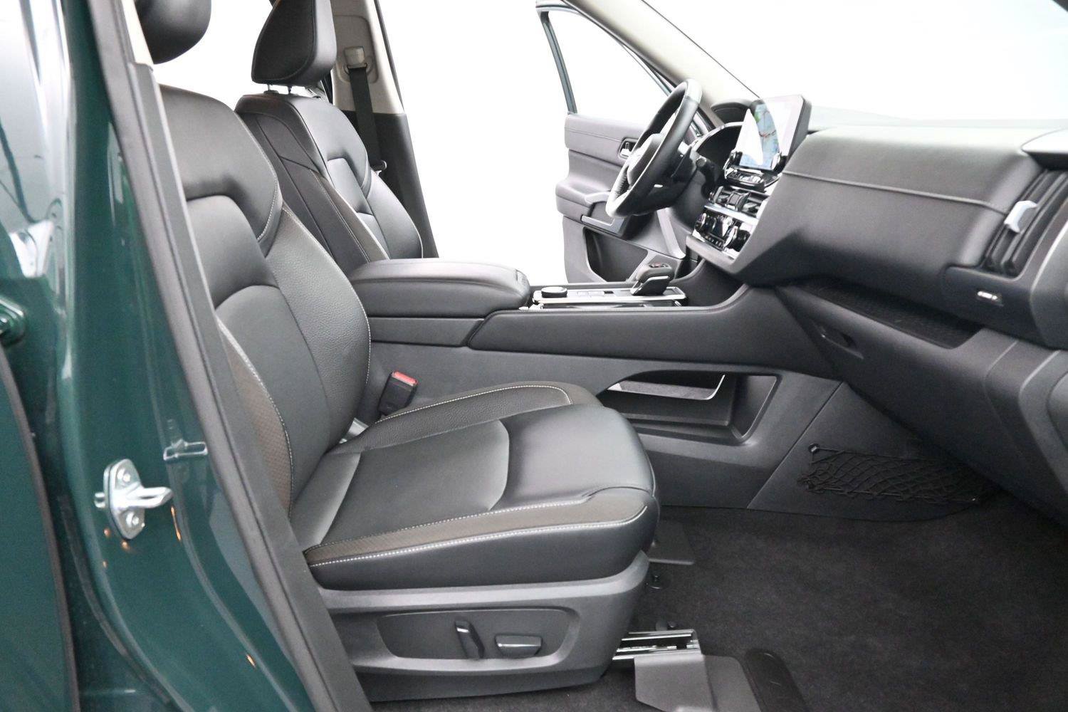 Used 2022 Nissan Pathfinder SL w/ Cargo Package AWD/4WD image 35