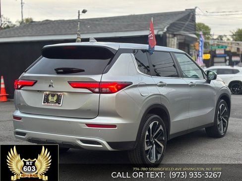 Used 2024 Nissan Armada SV AWD/4WD image 6