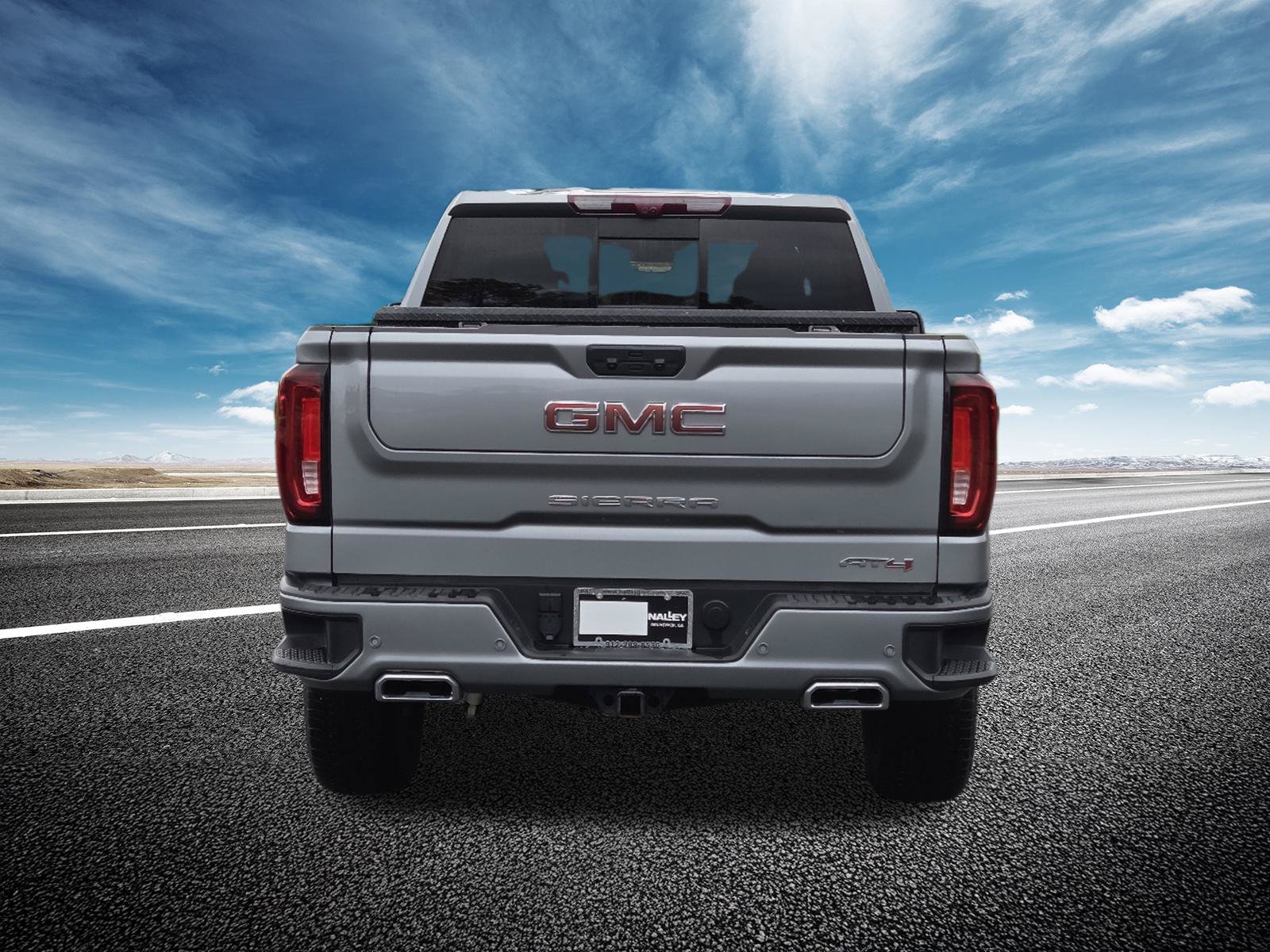 Used 2025 GMC Sierra 1500 AT4 w/ Technology Package AWD/4WD image 22