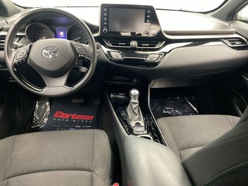 Used 2019 Toyota C-HR XLE FWD image 15