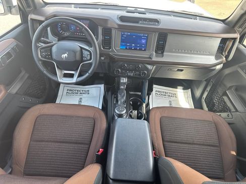 Used 2022 Ford Bronco Outer Banks AWD/4WD image 2