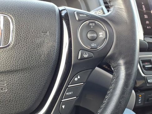 Used 2017 Honda Pilot Touring image 29