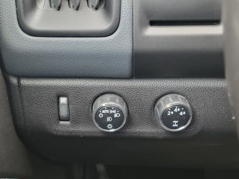 Used 2015 Chevrolet Colorado Z71 image 12