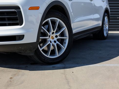 Certified 2022 Porsche Cayenne E-Hybrid image 12