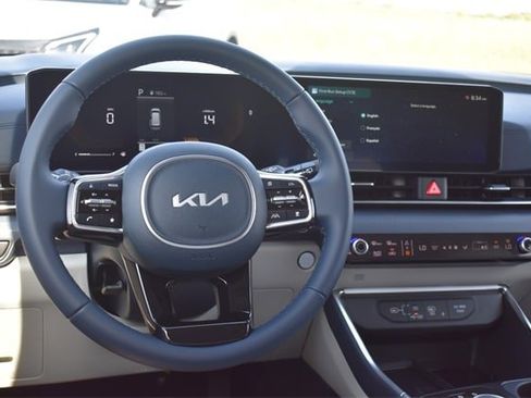 New 2026 Kia Carnival EX image 21