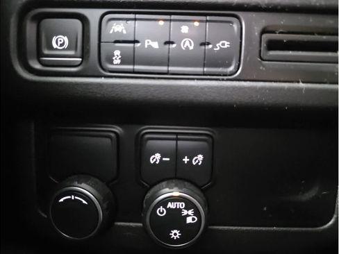 Used 2021 Chevrolet Tahoe RST w/ Luxury Package image 32