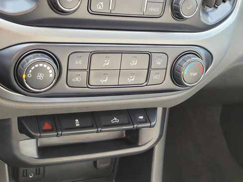 Used 2020 Chevrolet Colorado LT image 25