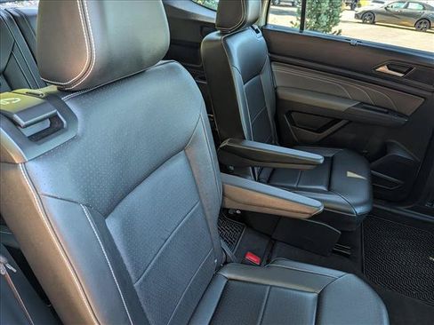 Used 2023 Volkswagen Atlas SE w/ Panoramic Sunroof Package FWD image 17