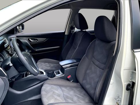 Used 2016 Nissan Rogue SV FWD image 8