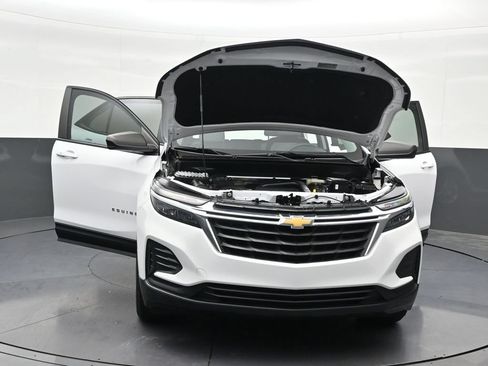 Used 2024 Chevrolet Equinox LS FWD image 34