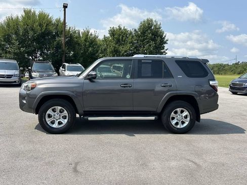 Used 2016 Toyota 4Runner SR5 AWD/4WD image 4