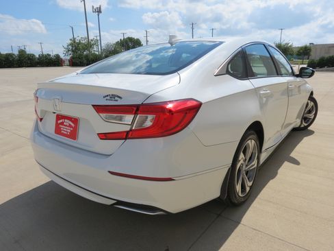 Used 2018 Honda Accord EX image 6