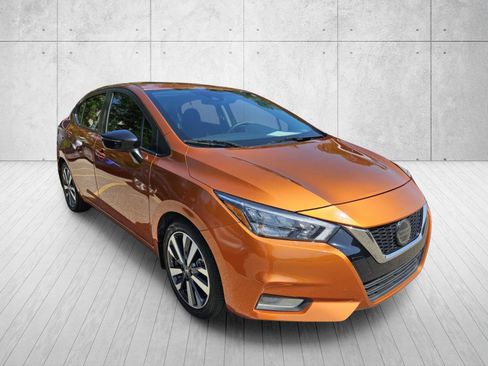 Used 2021 Nissan Versa SR FWD image 2