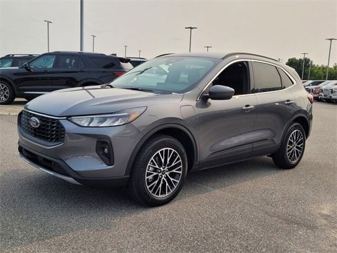 New 2025 Ford Escape Base image 3