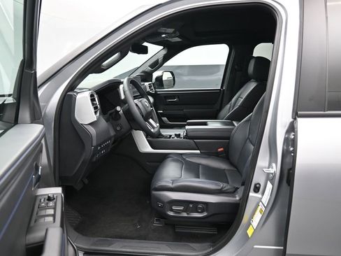 Used 2024 Toyota Tundra Platinum image 9