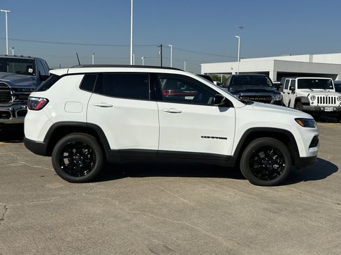 New 2026 Jeep Compass Latitude AWD/4WD image 3